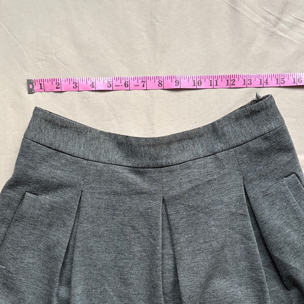 BCBGMAXAZRIA Heather Grey Laser-Cut Eyelet Hem Mini Skirt | Size 8 - Picture 5 of 7